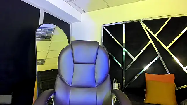 Salmaportman69 online show from 10/23/25, 02:33