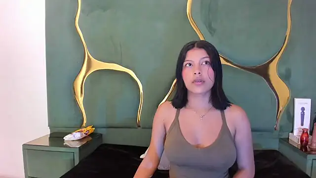 Snapshot of Salmaportman69 chatting on 10/26/25, 03:45 Salmaportman69 online show from 10/26/25, 03:45