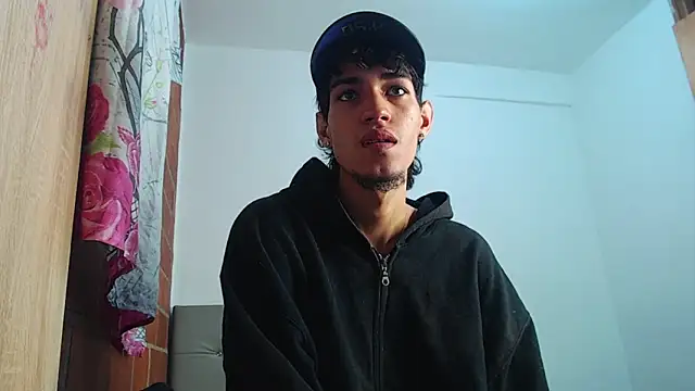 Alejandro bigdick x online show from 02/06/25, 07:35