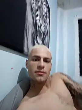 Snapshot of dany_hardy chatting on 10/10/25, 01:26 dany hardy online show from 10/10/25, 01:26