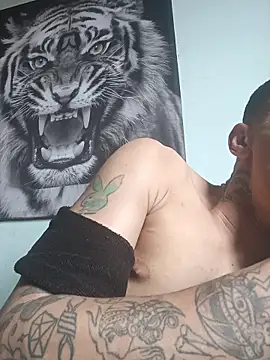 Snapshot of dany_hardy chatting on 10/28/25, 07:38 dany hardy online show from 10/28/25, 07:38