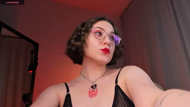 Eva Moss  online show from 02/19/25, 03:39