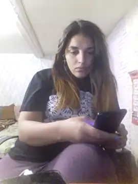 Rosanna Rennie online show from 10/18/25, 08:37