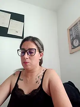 Snapshot of CHARLOTTE_1711 chatting on 02/10/25, 10:30 CHARLOTTE 1711 online show from 02/10/25, 10:30