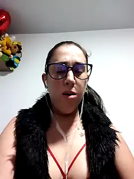 CHARLOTTE 1711 online show from 10/24/25, 03:36