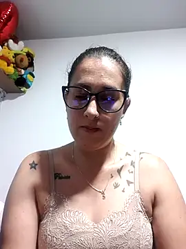 CHARLOTTE 1711 online show from 10/31/25, 04:24