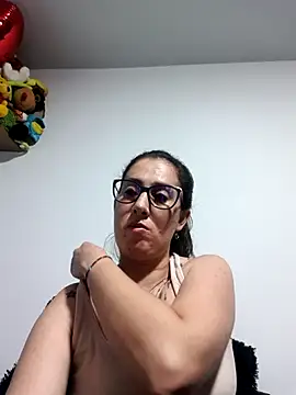 CHARLOTTE 1711 online show from 11/01/25, 03:30