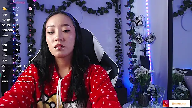 victoria ricci a online show from 10/08/25, 04:32