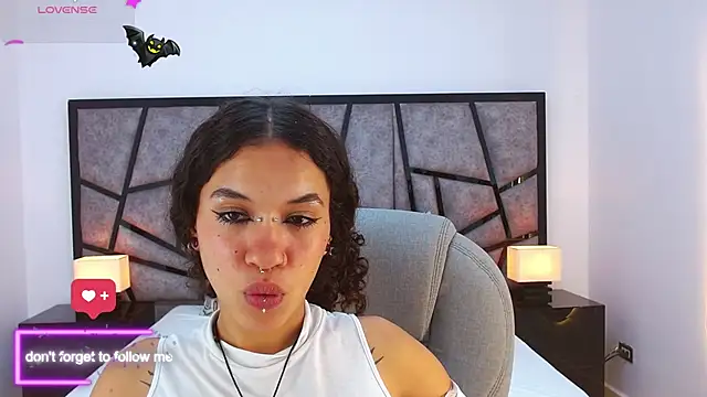 Snapshot of ilitzy_cardona chatting on 11/12/25, 01:17 ilitzy cardona online show from 11/12/25, 01:17