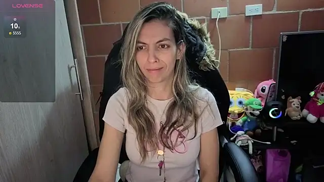 Princezzlove3 online show from 10/18/25, 12:13