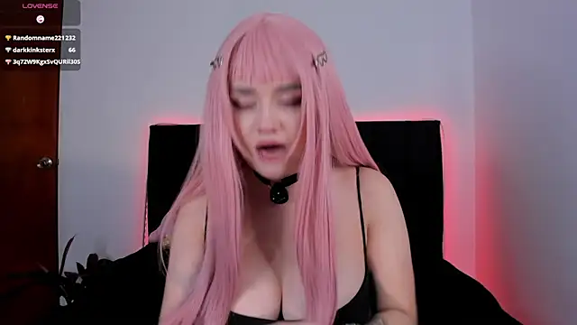 raven  white1 online show from 02/21/25, 02:17