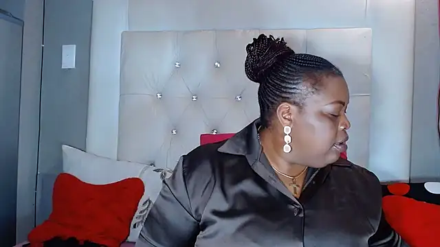 omalicha98 online show from 06/12/26, 07:40
