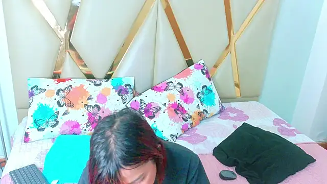 Snapshot of hot-littlechill chatting on 10/20/25, 07:36 hot-littlechill online show from 10/20/25, 07:36