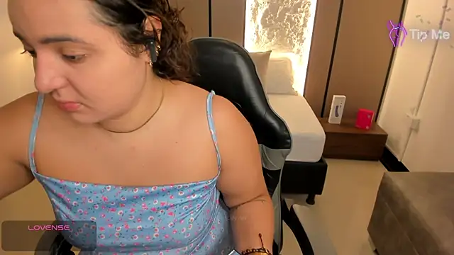 lilly ass  online show from 05/20/26, 01:17