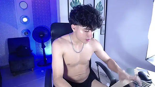 ZaneeCross online show from 01/28/25, 10:34