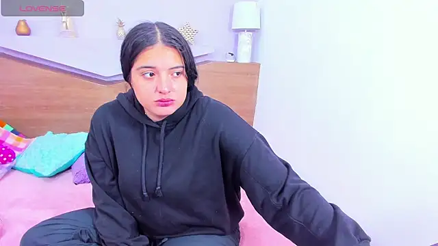 ScarletEmber3 online show from 10/12/25, 03:49