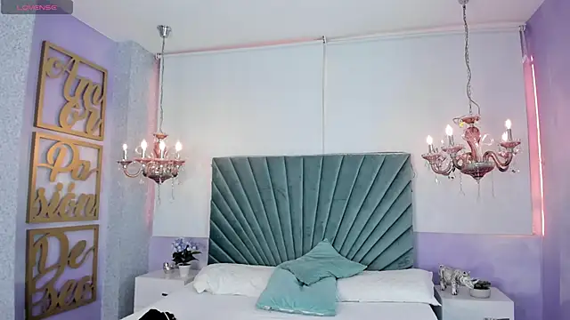 Aitana Hilton  online show from 09/14/25, 11:31