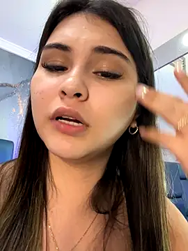 Aitana Hilton  online show from 11/08/25, 11:43