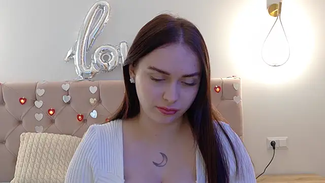 Lilliana Moon online show from 02/23/25, 09:00