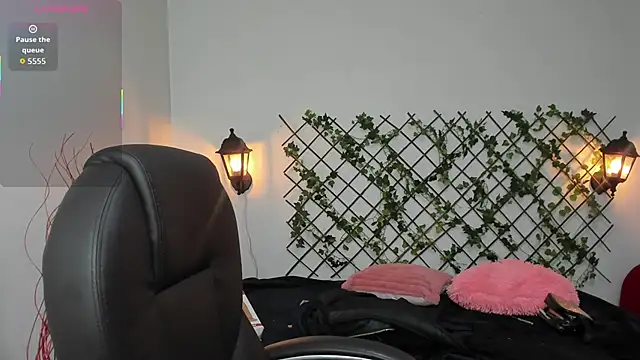 zahra Jalid online show from 10/28/25, 09:50