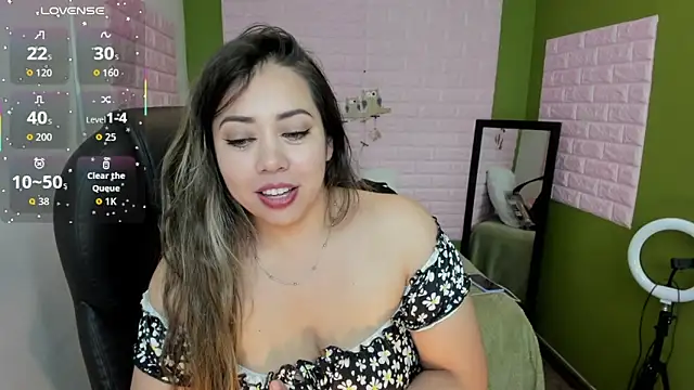 zahra Jalid online show from 11/13/25, 10:30