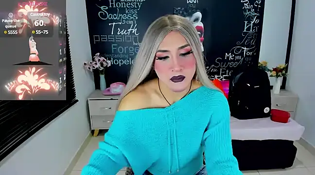 Snapshot of Georgina_Giio chatting on 01/22/25, 04:23 Georgina Giio online show from 01/22/25, 04:23