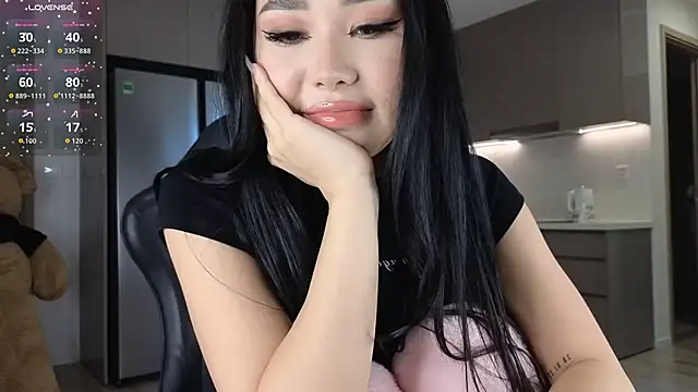 Snapshot of asianqueeny chatting on 02/08/26, 08:29 asianqueeny online show from 02/08/26, 08:29