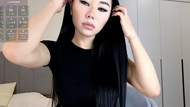 Snapshot of asianqueeny chatting on 03/08/26, 05:50 asianqueeny online show from 03/08/26, 05:50