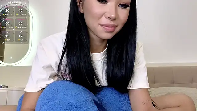 Snapshot of asianqueeny chatting on 05/11/26, 07:55 asianqueeny online show from 05/11/26, 07:55