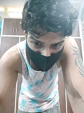 Snapshot of NikaYeptho chatting on 10/23/25, 06:17 NikaYeptho online show from 10/23/25, 06:17