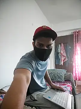 Snapshot of NikaYeptho chatting on 11/07/25, 08:14 NikaYeptho online show from 11/07/25, 08:14