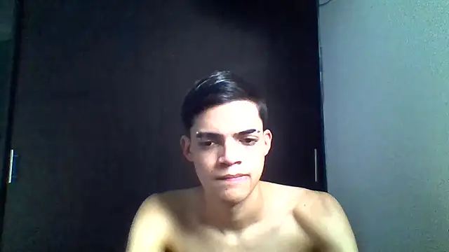 Latinos 2001 online show from 05/17/26, 10:39