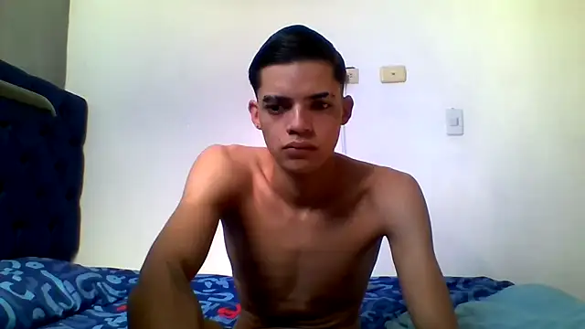 Latinos 2001 online show from 05/22/26, 01:17