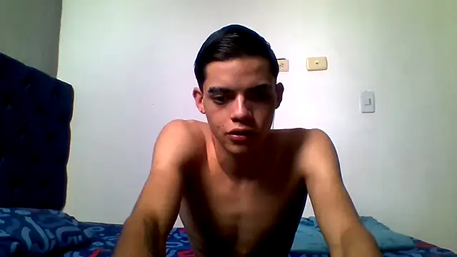 Latinos 2001 online show from 05/27/26, 04:26