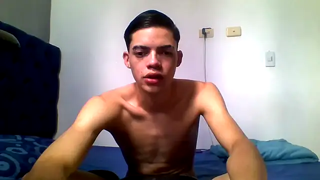 Latinos 2001 online show from 06/02/26, 02:30