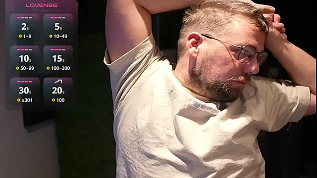 Snapshot of justinitt chatting on 09/22/25, 08:49 justinitt online show from 09/22/25, 08:49