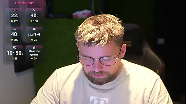 Snapshot of justinitt chatting on 09/22/25, 08:55 justinitt online show from 09/22/25, 08:55