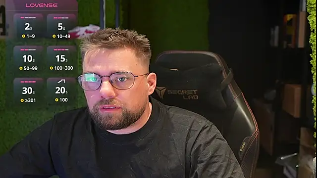 Snapshot of justinitt chatting on 09/24/25, 02:15 justinitt online show from 09/24/25, 02:15