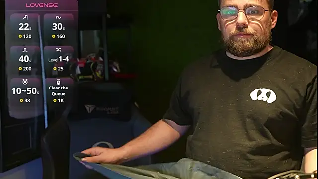 Snapshot of justinitt chatting on 10/09/25, 08:12 justinitt online show from 10/09/25, 08:12