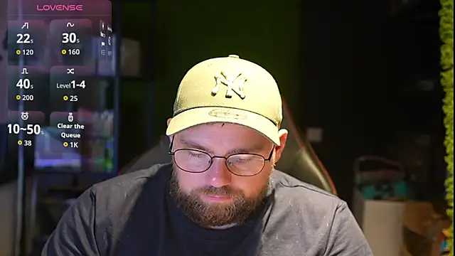 Snapshot of justinitt chatting on 10/15/25, 06:46 justinitt online show from 10/15/25, 06:46