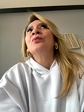 AtheneaRusell online show from 09/28/25, 05:40