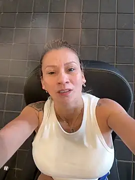 AtheneaRusell online show from 10/21/25, 05:02