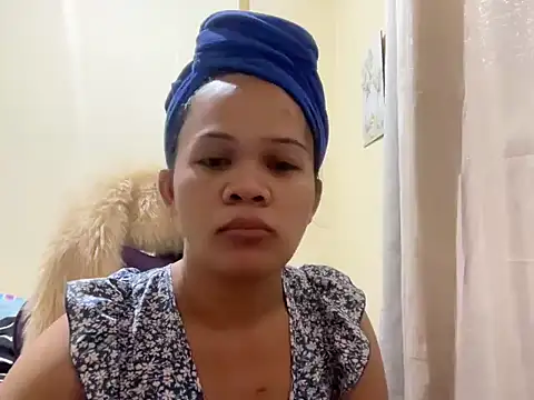 SophiaCourthaway online show from 06/12/26, 01:37