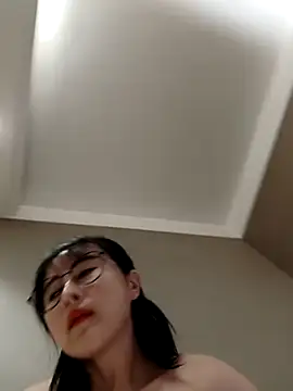 lilandi0521 online show from 02/24/25, 12:16