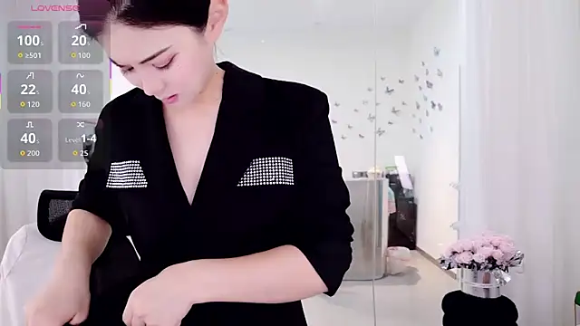 miaomiao-777 online show from 05/10/26, 11:21