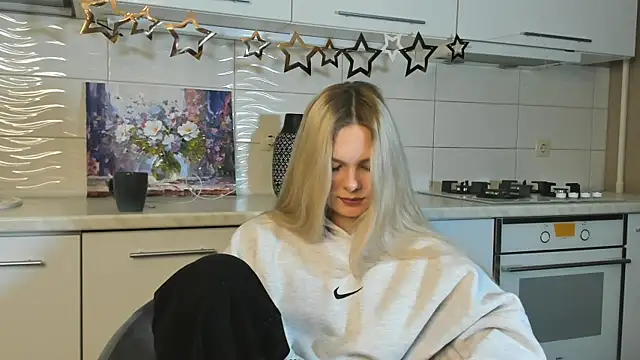 Snapshot of SynnoveEyre chatting on 02/03/25, 02:24 SynnoveEyre online show from 02/03/25, 02:24