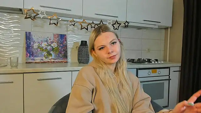 Snapshot of SynnoveEyre chatting on 02/05/25, 02:16 SynnoveEyre online show from 02/05/25, 02:16