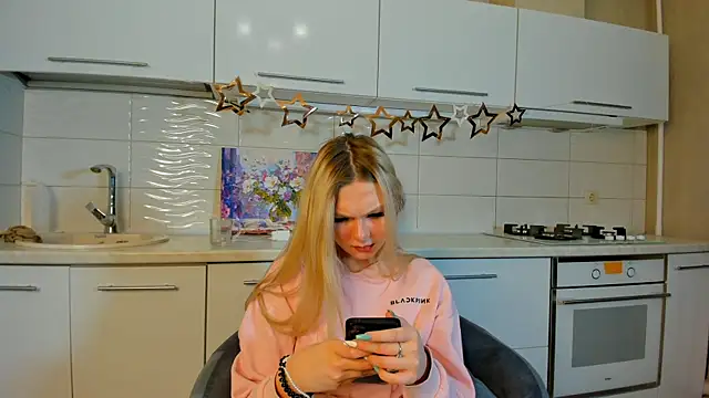 Snapshot of SynnoveEyre chatting on 02/07/25, 06:13 SynnoveEyre online show from 02/07/25, 06:13