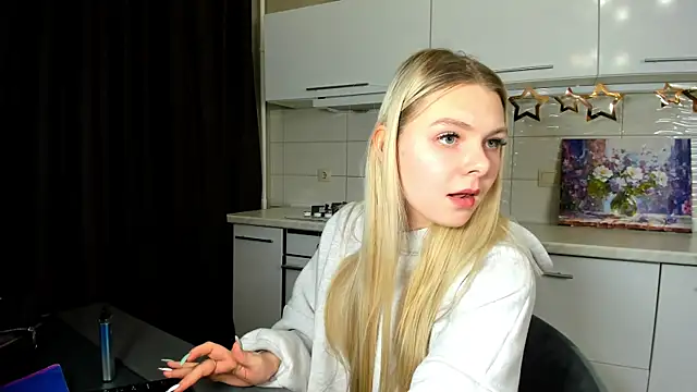 Snapshot of SynnoveEyre chatting on 02/17/25, 05:43 SynnoveEyre online show from 02/17/25, 05:43