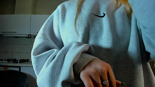 Snapshot of SynnoveEyre chatting on 02/18/25, 05:21 SynnoveEyre online show from 02/18/25, 05:21